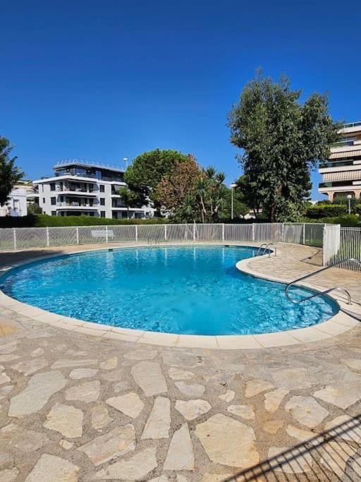 Studio Saint-Laurent-Du-Var Bord De Mer Екстериор снимка